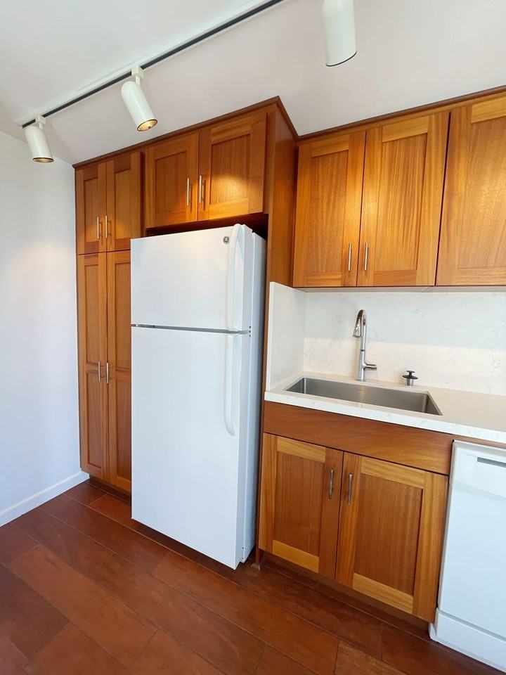 1541 Dominis St #802 - Photo 7 of 17
