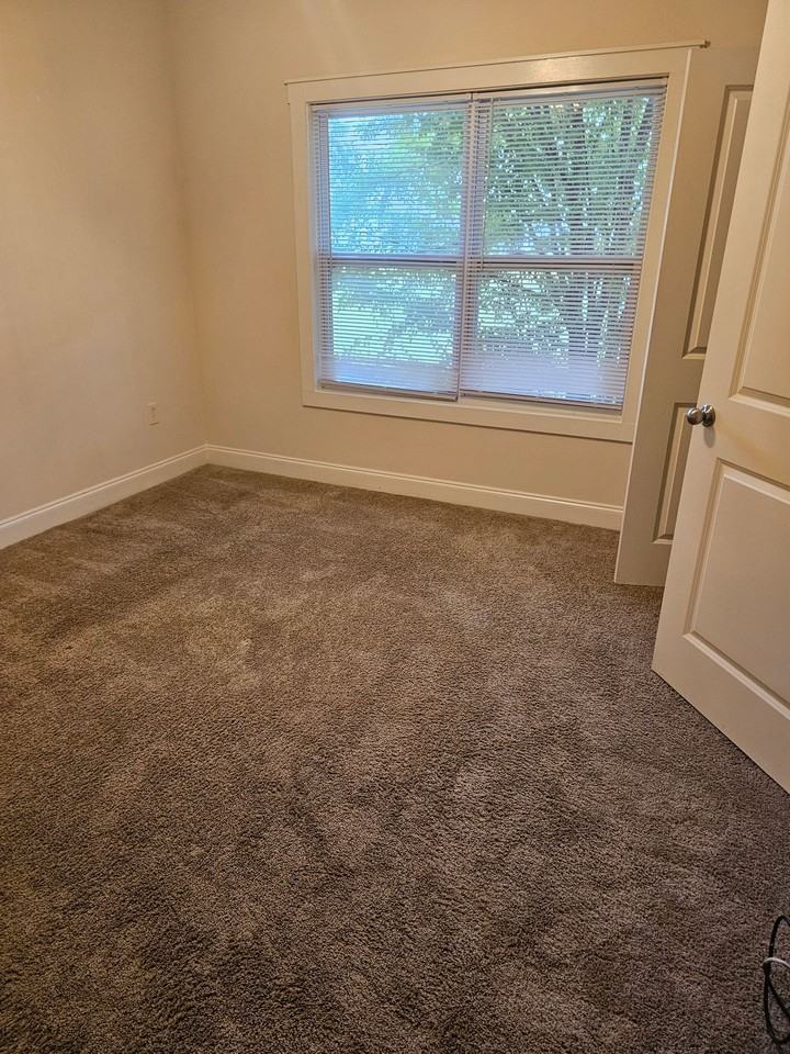 1929 Bluff Rd - Photo 3 of 24