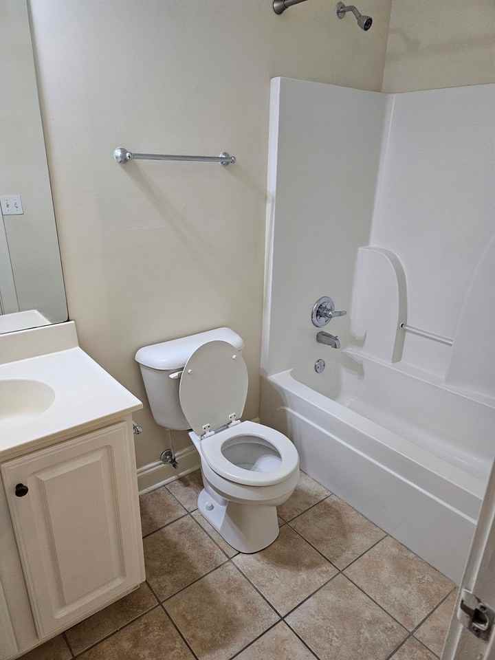 1929 Bluff Rd - Photo 4 of 24