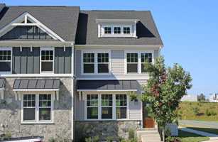 featured image of 4004 Varick St