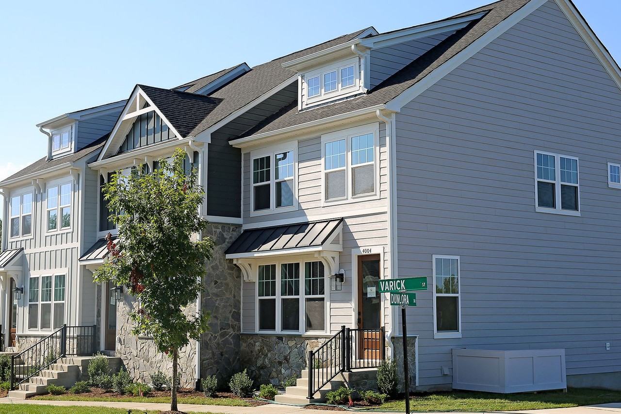 4004 Varick St - Photo 2 of 21