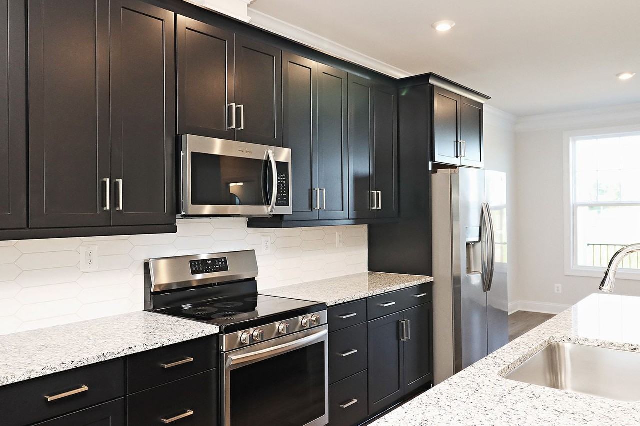 4004 Varick St - Photo 5 of 21