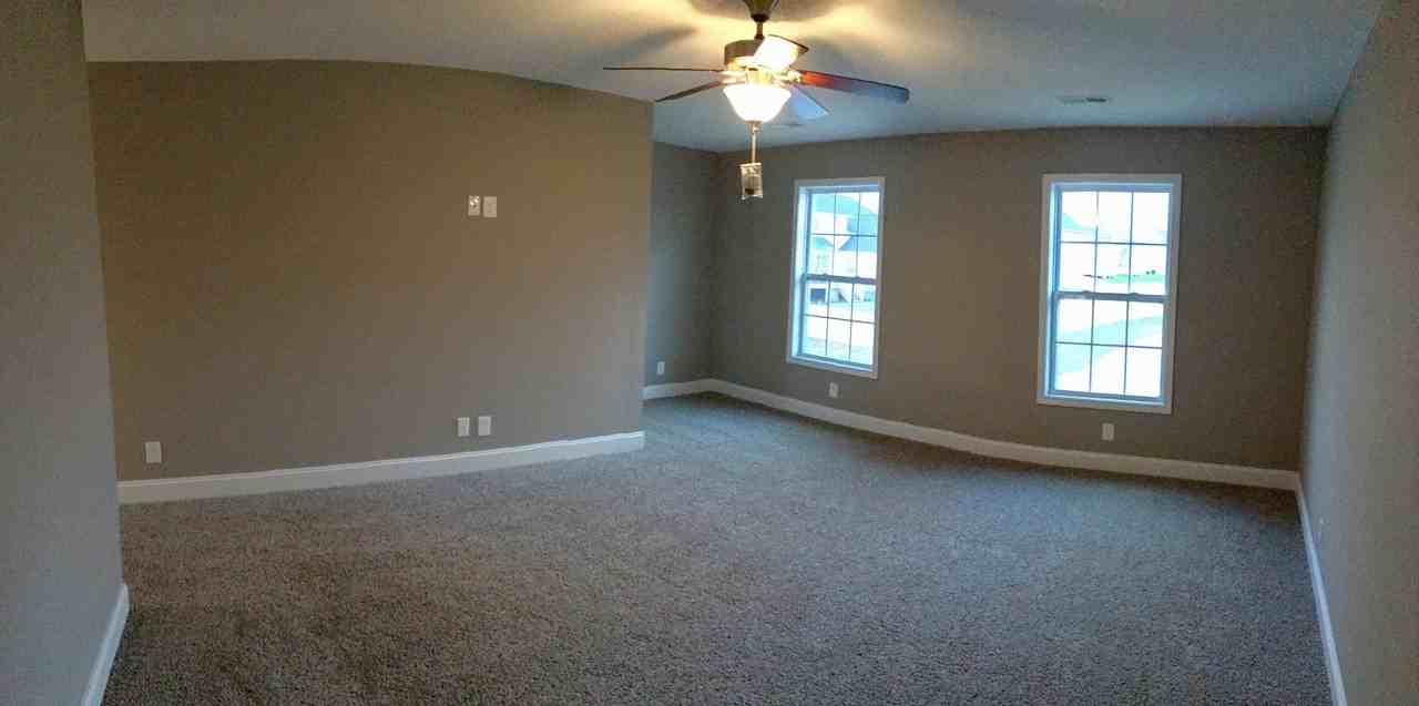 2624 Southwinds Cir - Photo 2 of 6