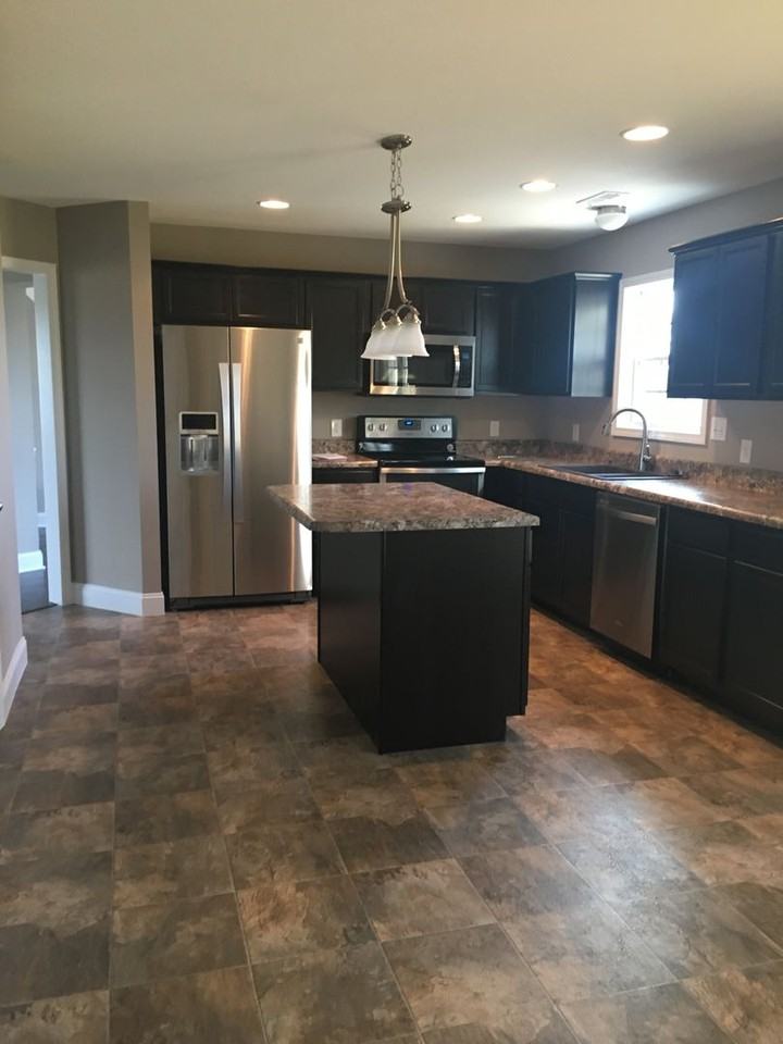2624 Southwinds Cir - Photo 3 of 6