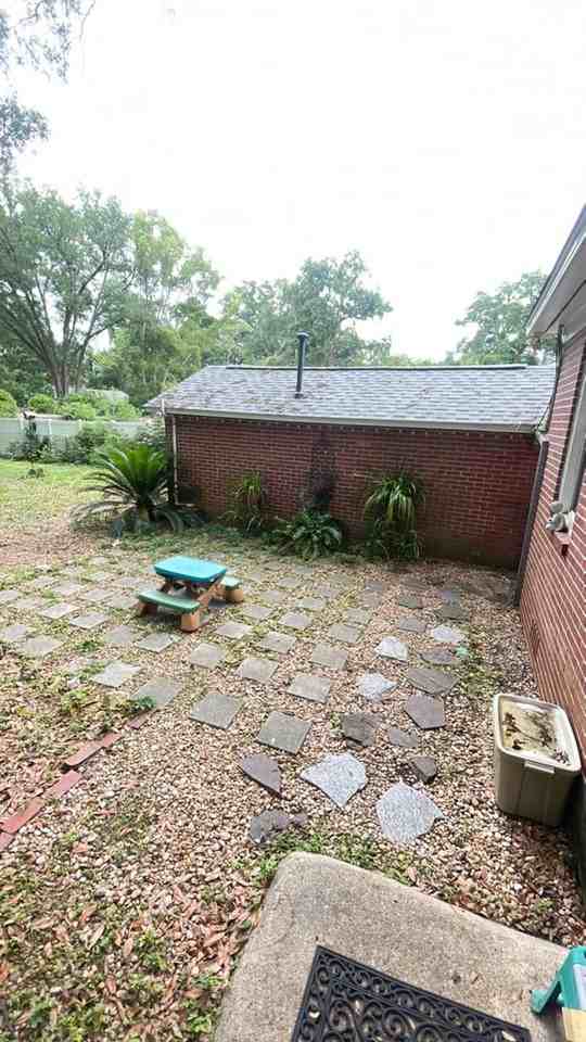 624 Glenview Dr - Photo 3 of 4