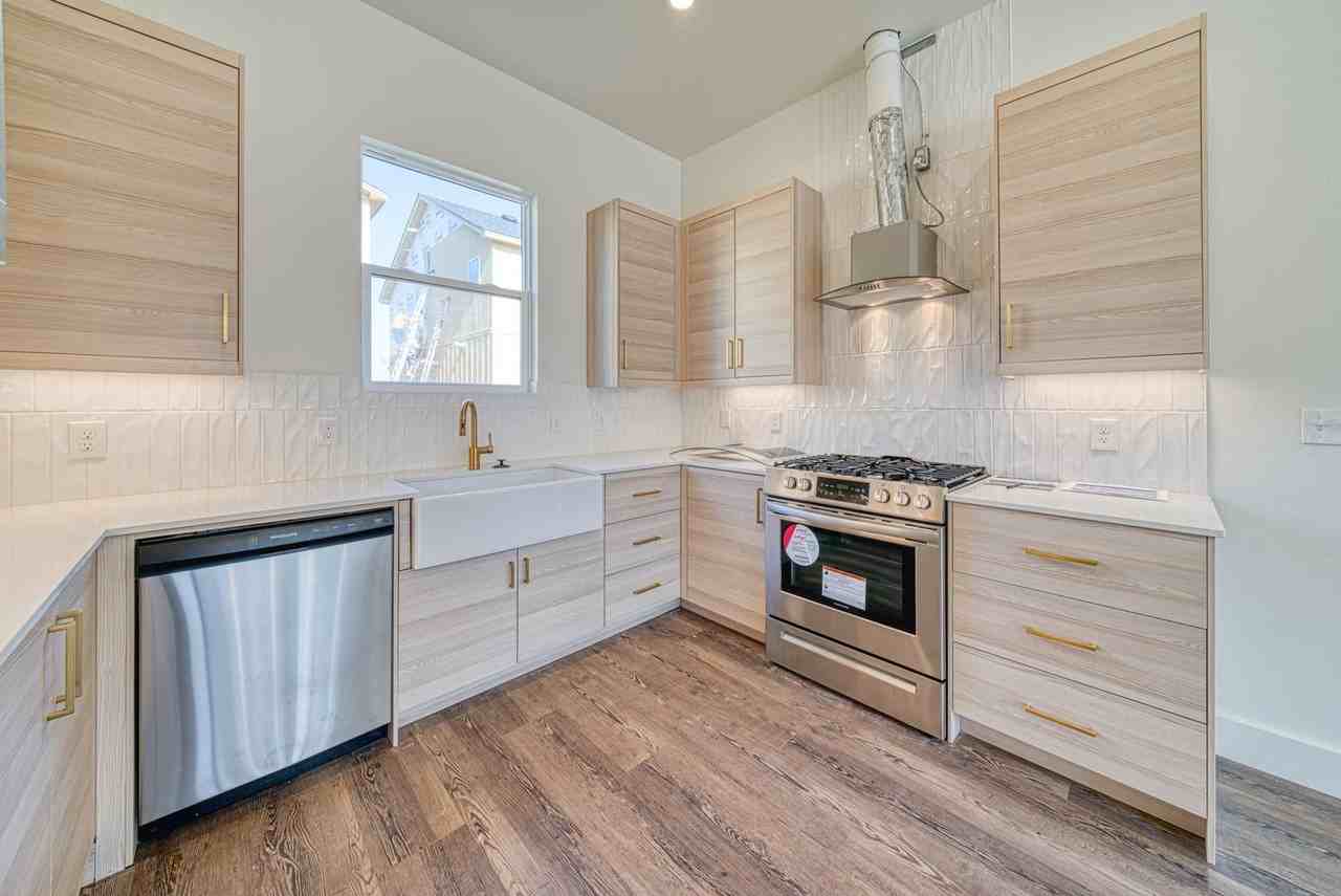 2528 Nw 129th St - Photo 6 of 19