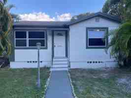 featured image of 1215 Melrose Ave S