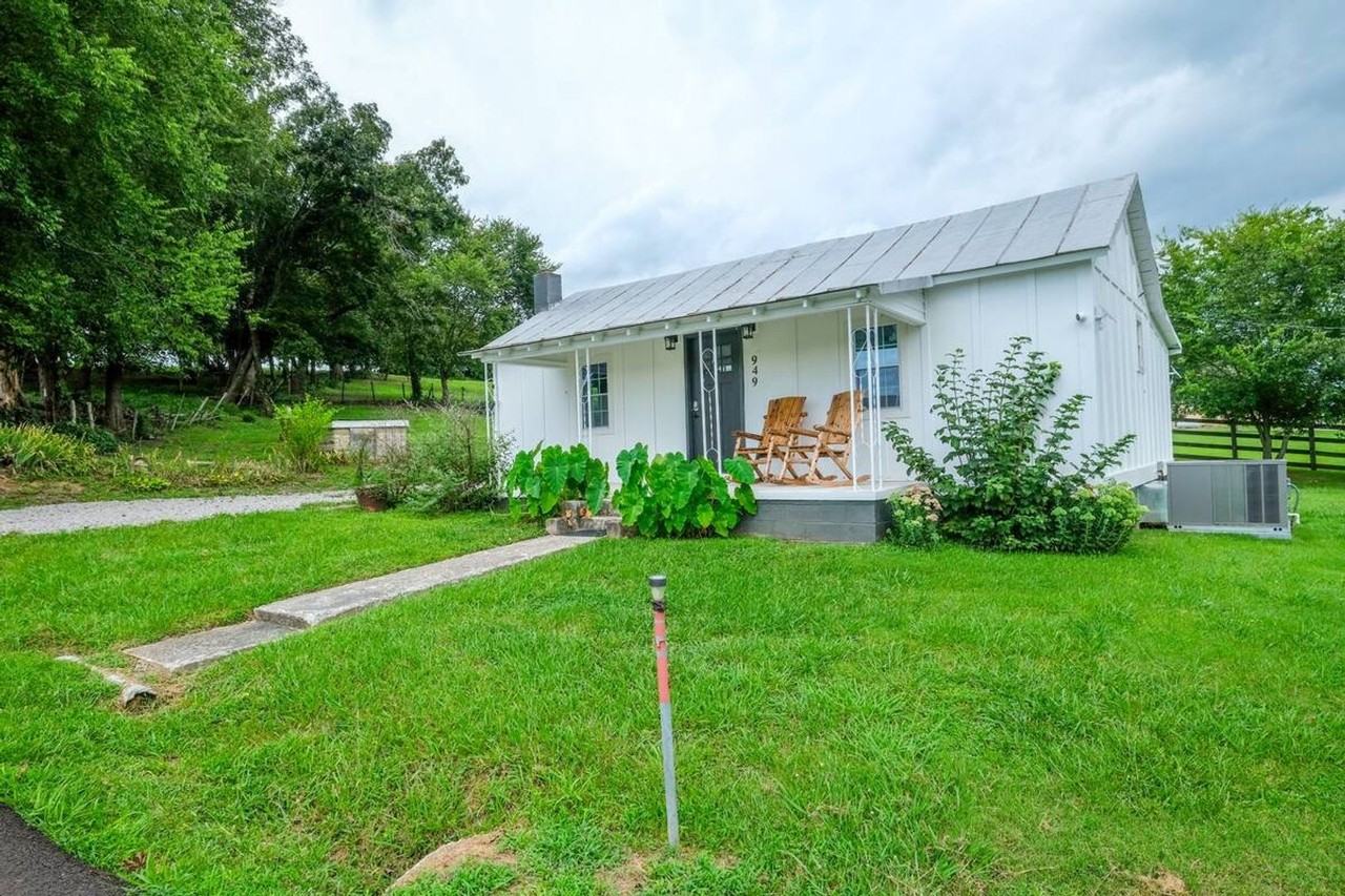 949 Kyker Rd - Photo 2 of 25