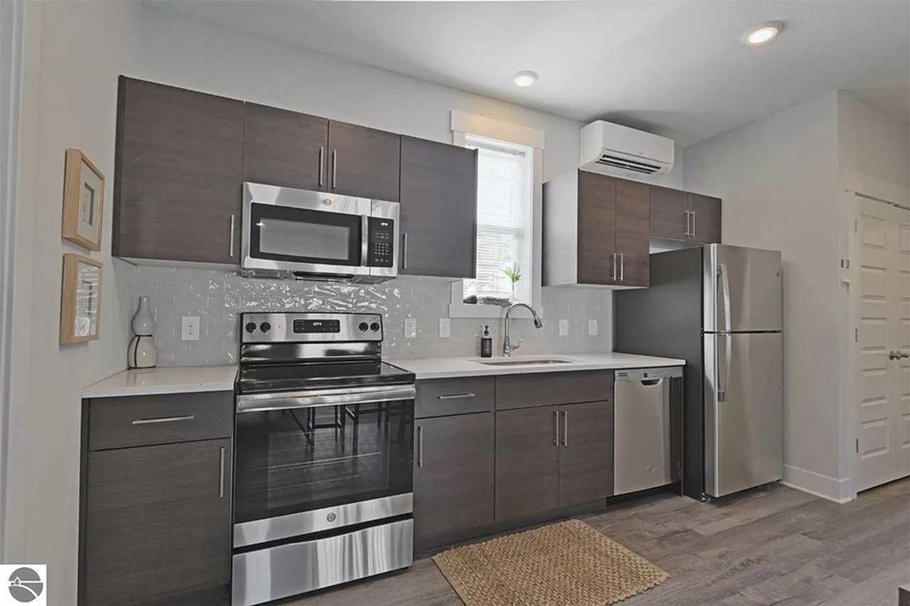 MF - Floresta Street Apartments-822 - Photo 7 of 15