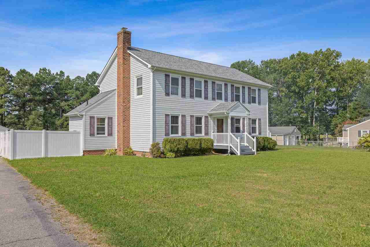 7219 Laurel Spring Rd - Photo 3 of 28