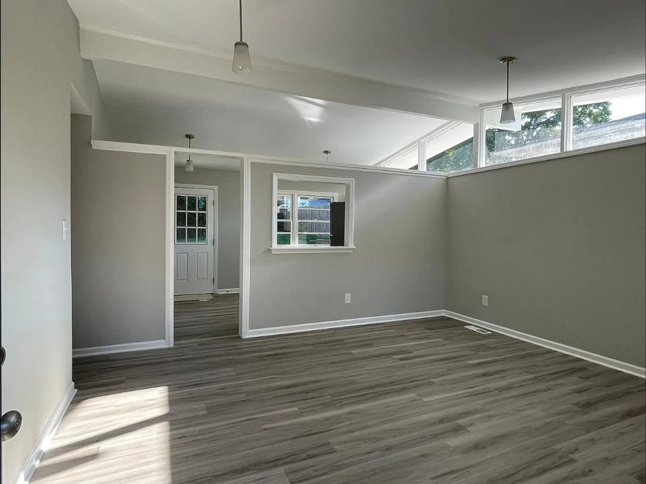 1907 W Cone Blvd - Photo 3 of 10