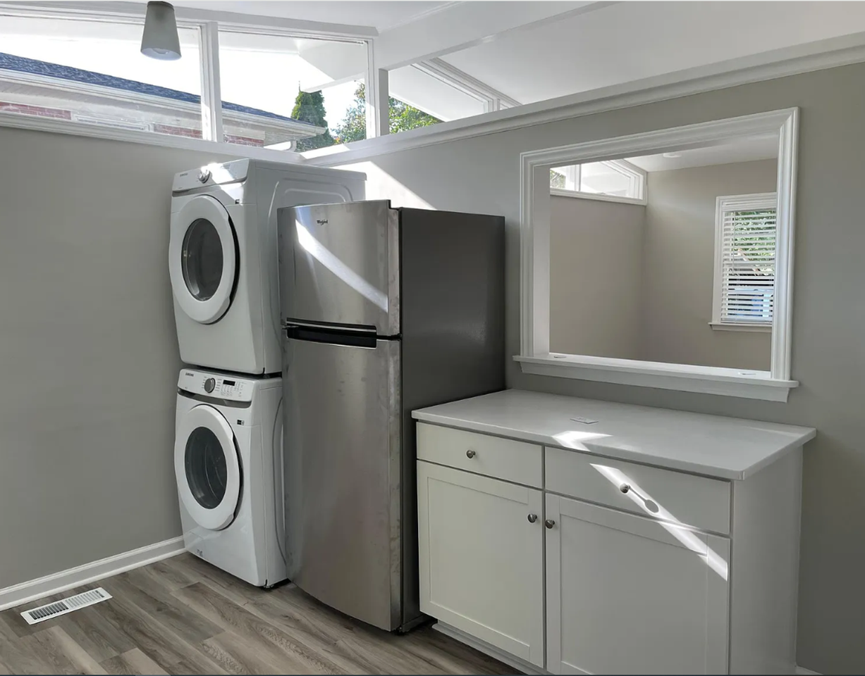 1907 W Cone Blvd - Photo 4 of 10