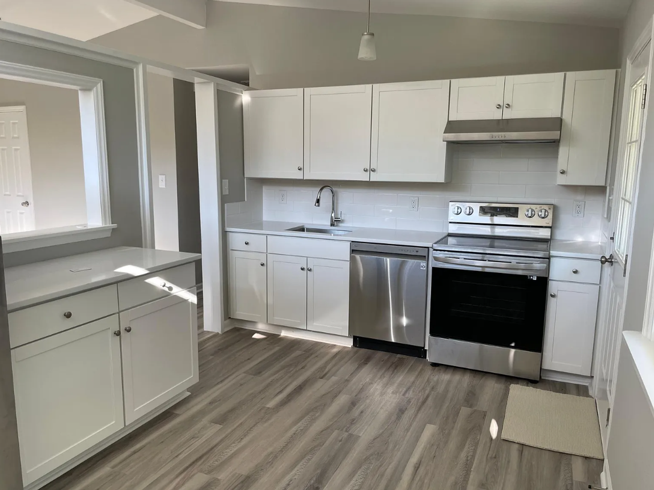 1907 W Cone Blvd - Photo 5 of 10