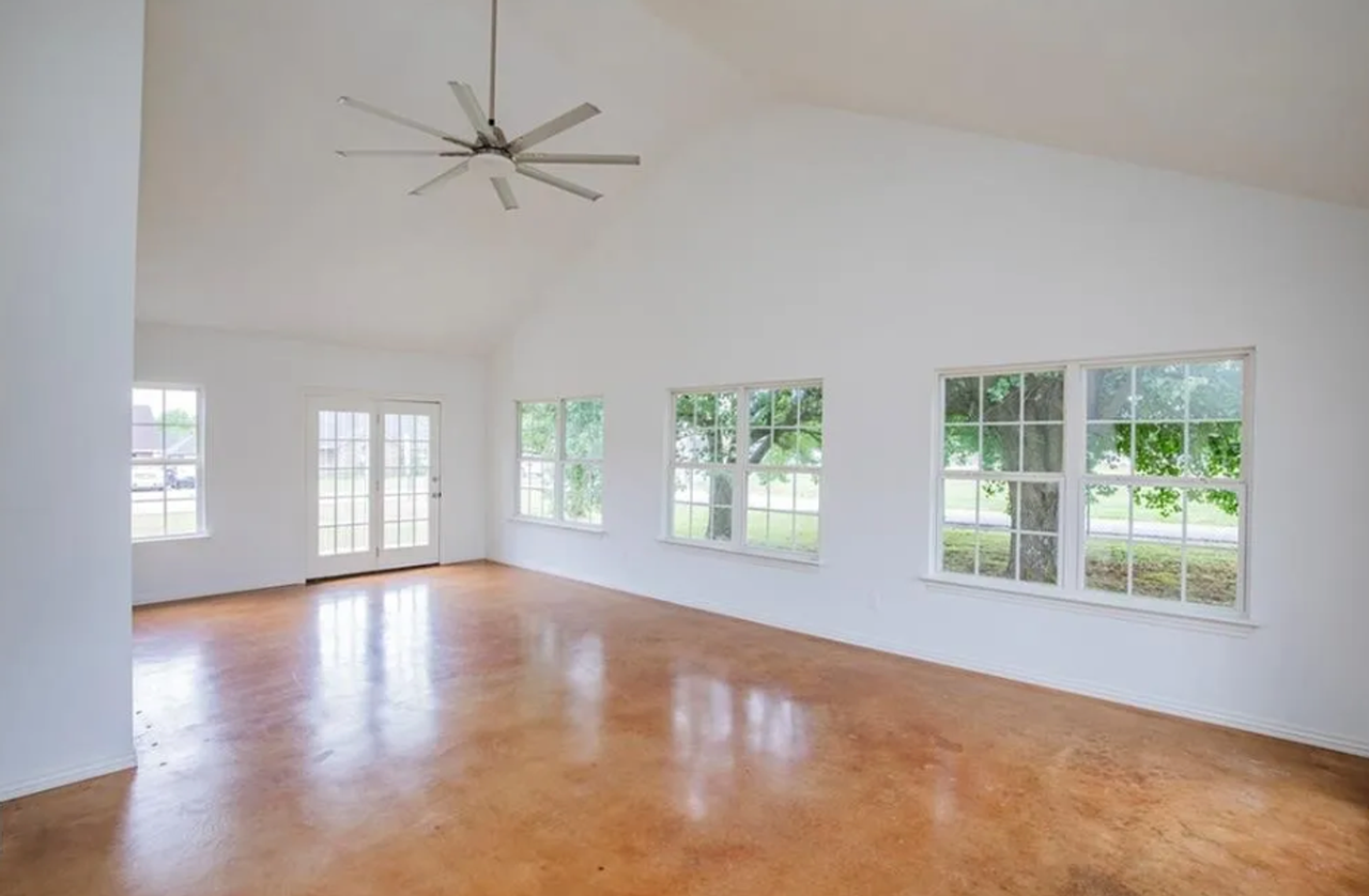 1470 Forest St - Photo 6 of 27