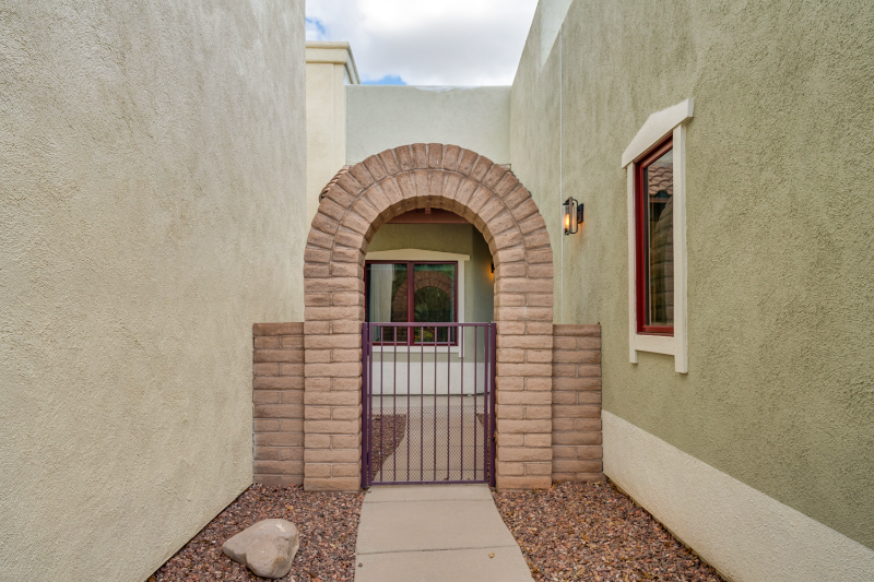 134 Calle Barrio De Tubac - Photo 2 of 20
