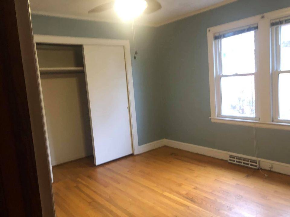 739 Queen St #NA - Photo 3 of 11