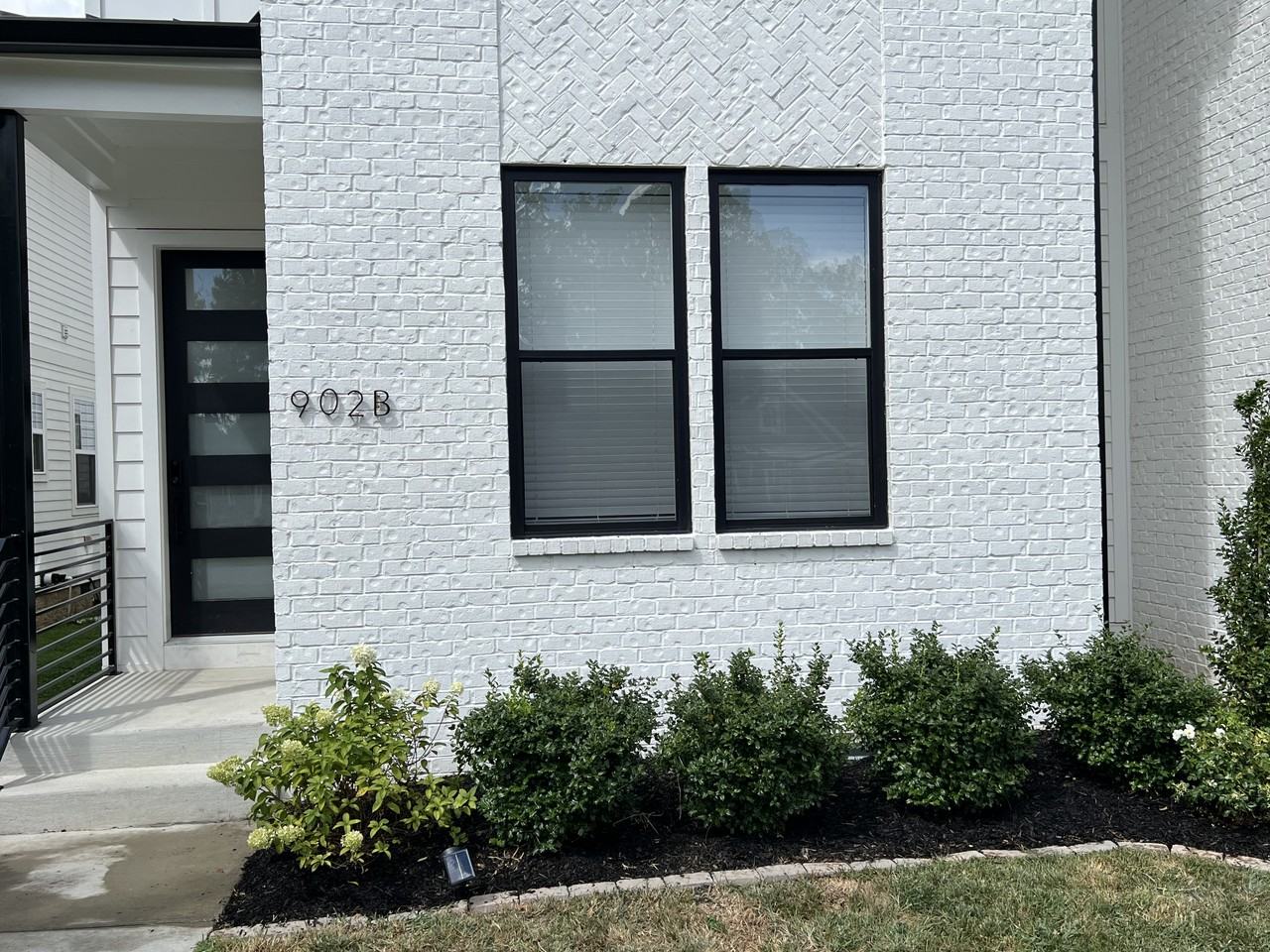 902B Knox Ave #NA - Photo 3 of 48