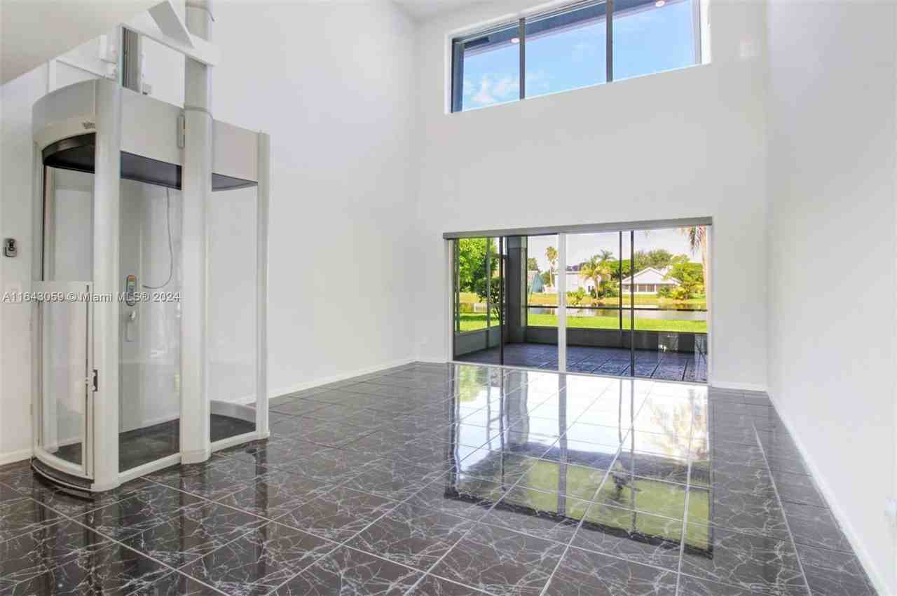 620 Nw 204th Ave - Photo 3 of 8