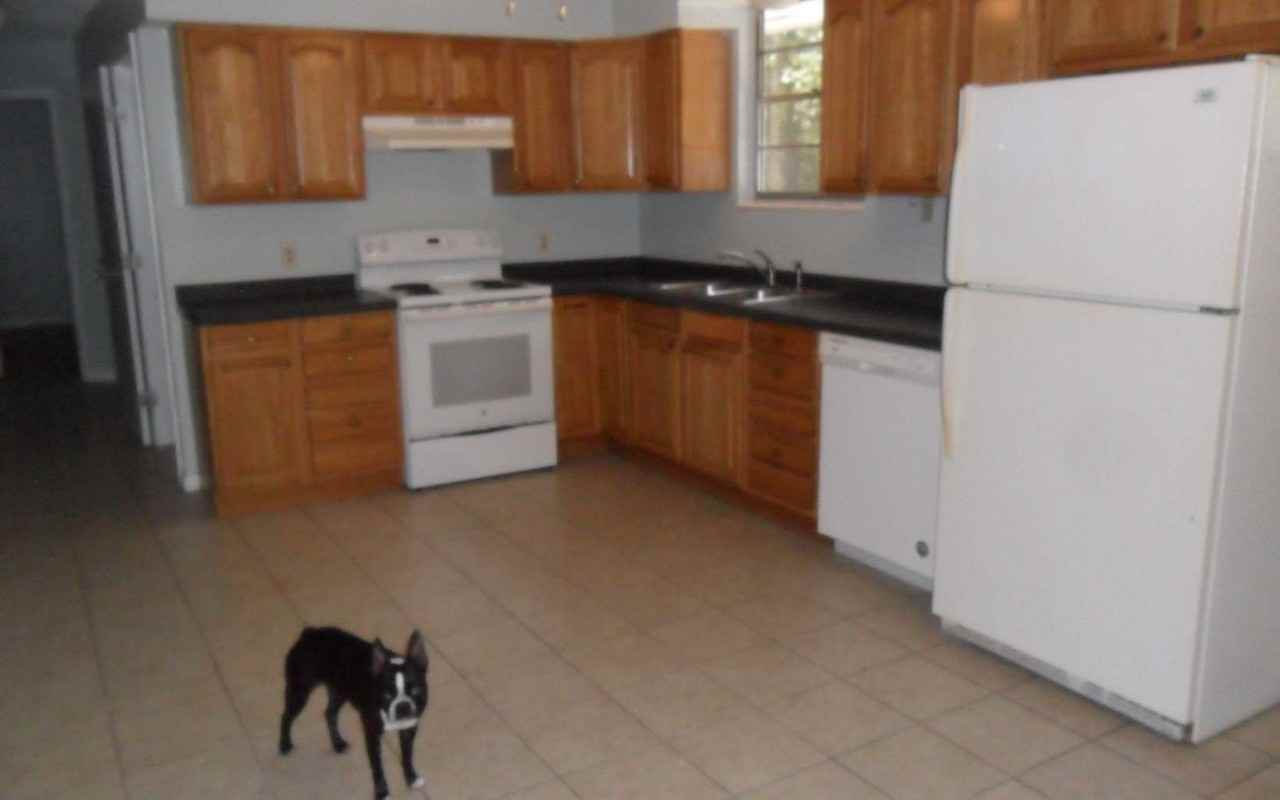 204 Sw Tina Gln - Photo 2 of 16