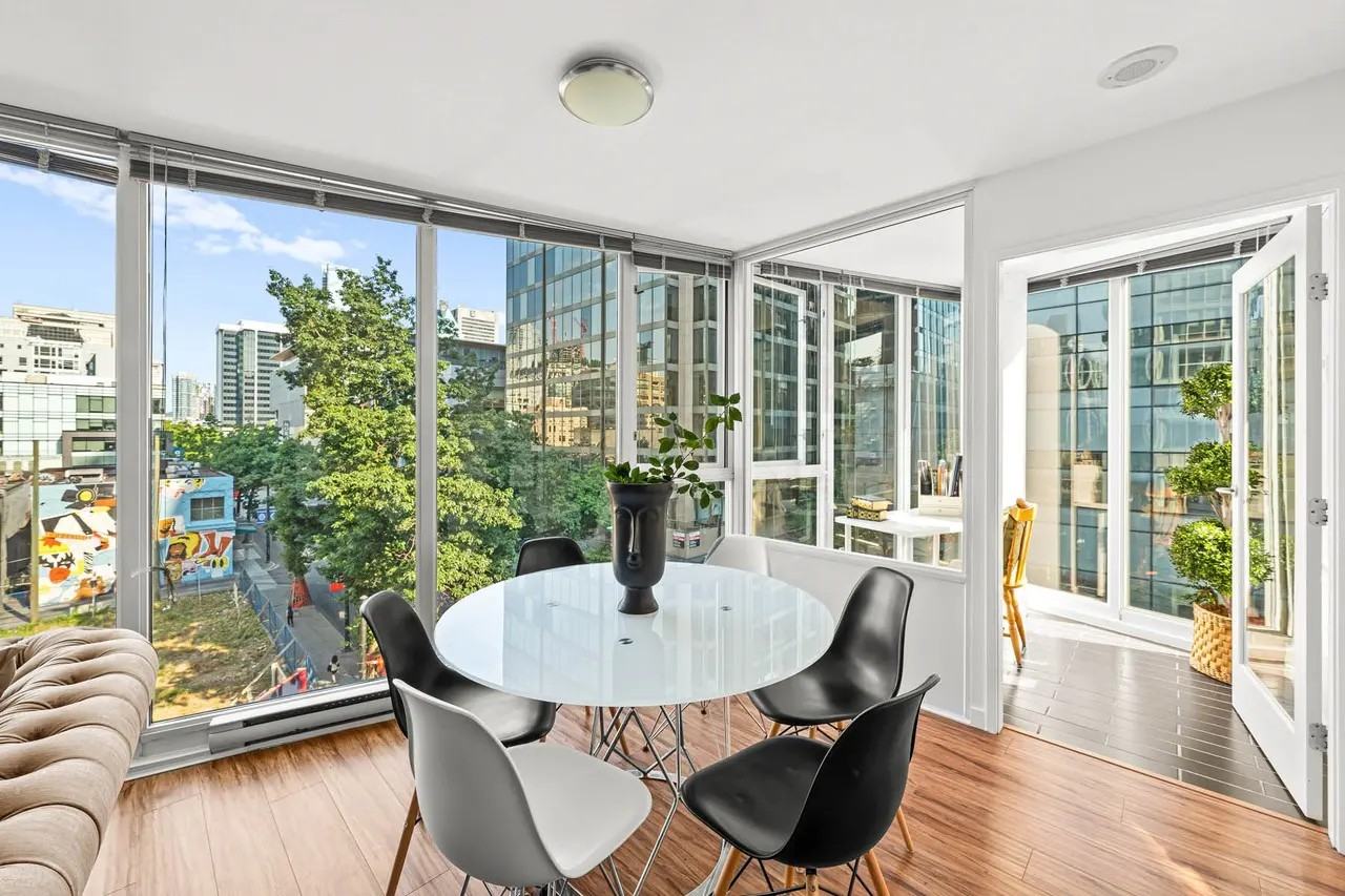 590 Robson Street - Photo 6 of 16