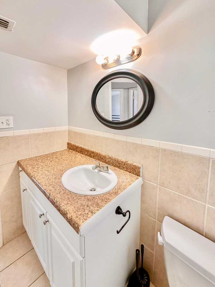 105th St - Photo 4 of 11