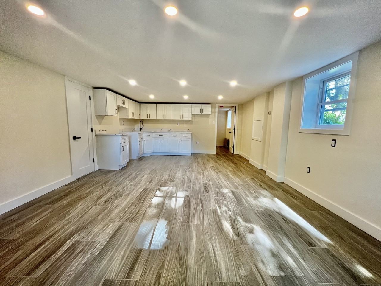 144 Scribner Ave - Photo 3 of 36