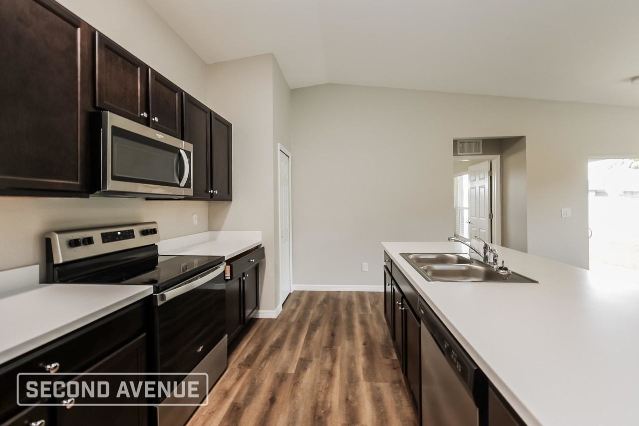 1811 Nw 15th Ave - Photo 5 of 28