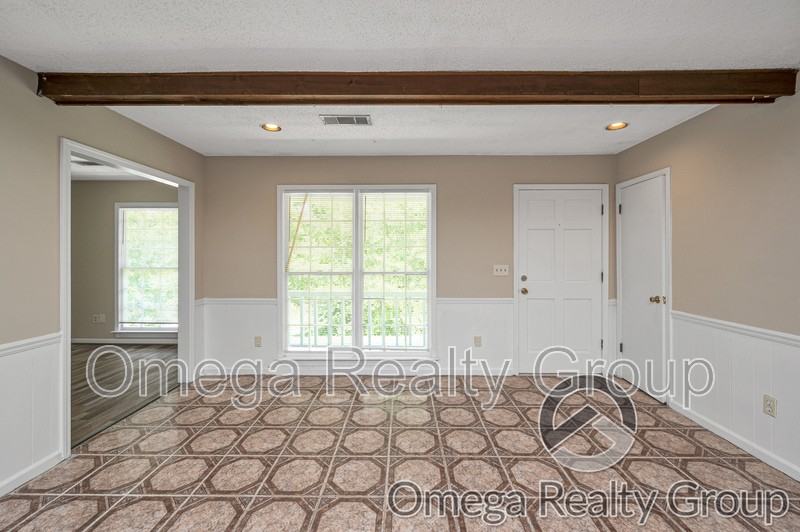 5715 Cypress Creek Ave E - Photo 5 of 34