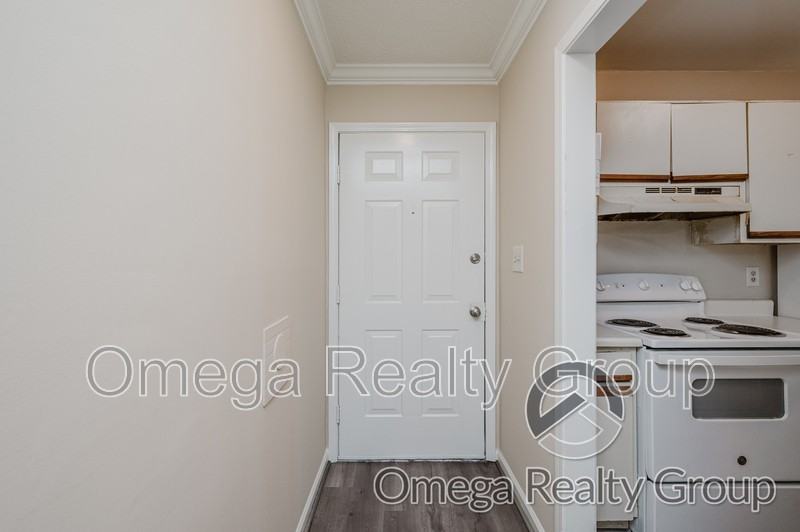 3638 Castle Ridge Rd - Photo 5 of 33