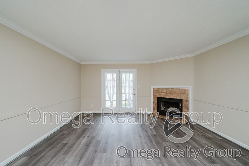 3638 Castle Ridge Rd - Photo 6 of 33
