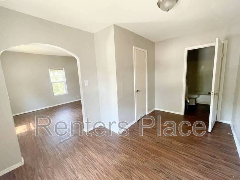 200 East 6th Street #G - Photo 2 of 8