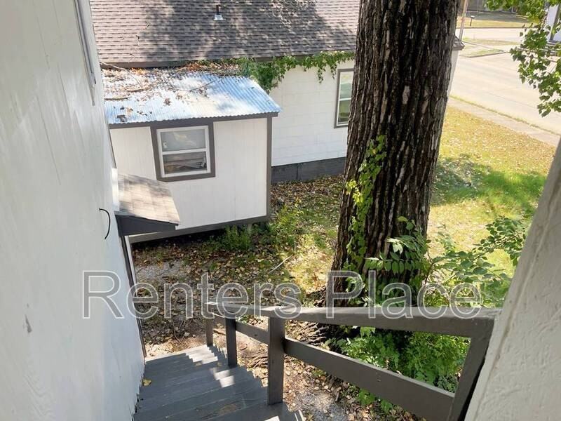 200 East 6th Street #G - Photo 4 of 8