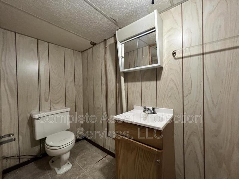 7542 Monroe Ave - Photo 2 of 8