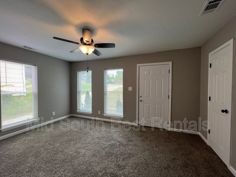 2430 Vollintine Ave - Photo 2 of 8