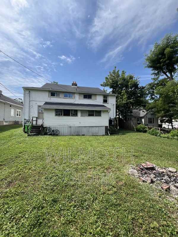 618 E Pike St #3 - Photo 2 of 16