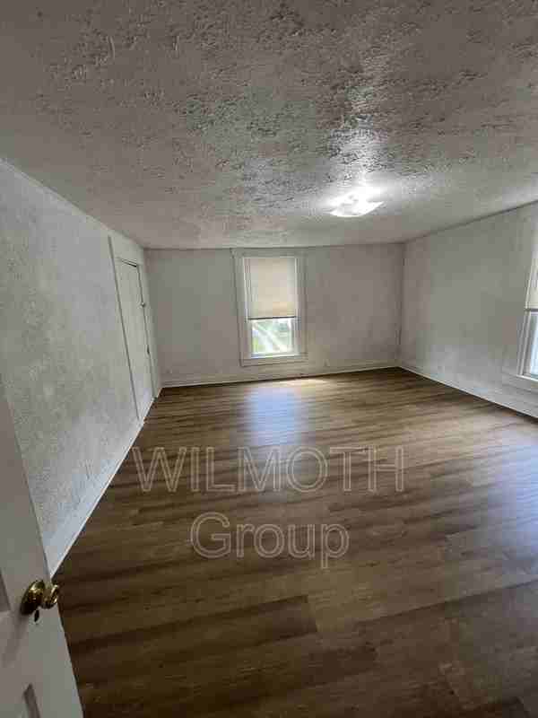 618 E Pike St #3 - Photo 3 of 16