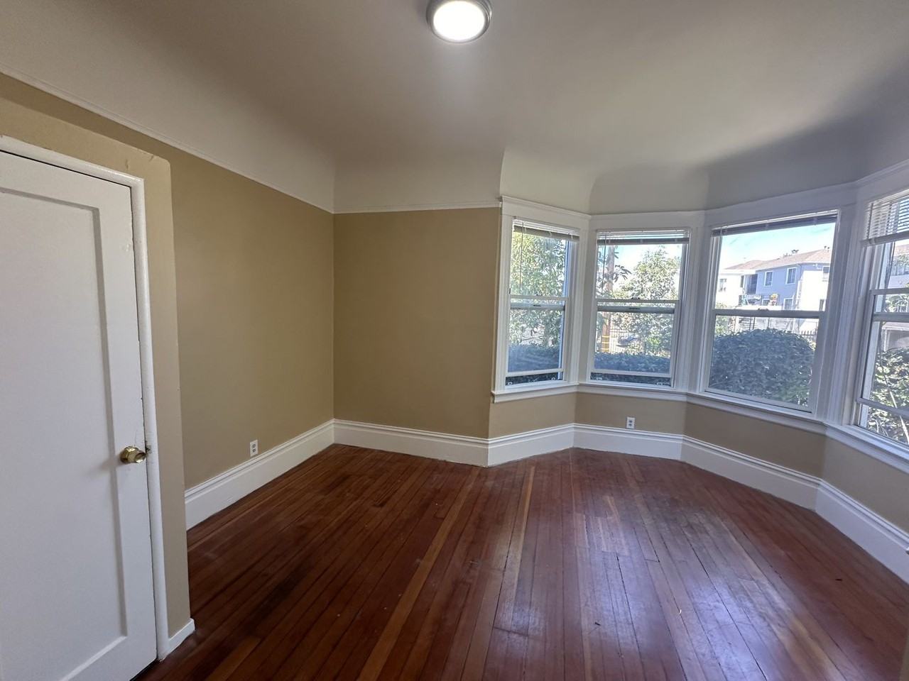 889 34th Street -2701 - Photo 5 of 45