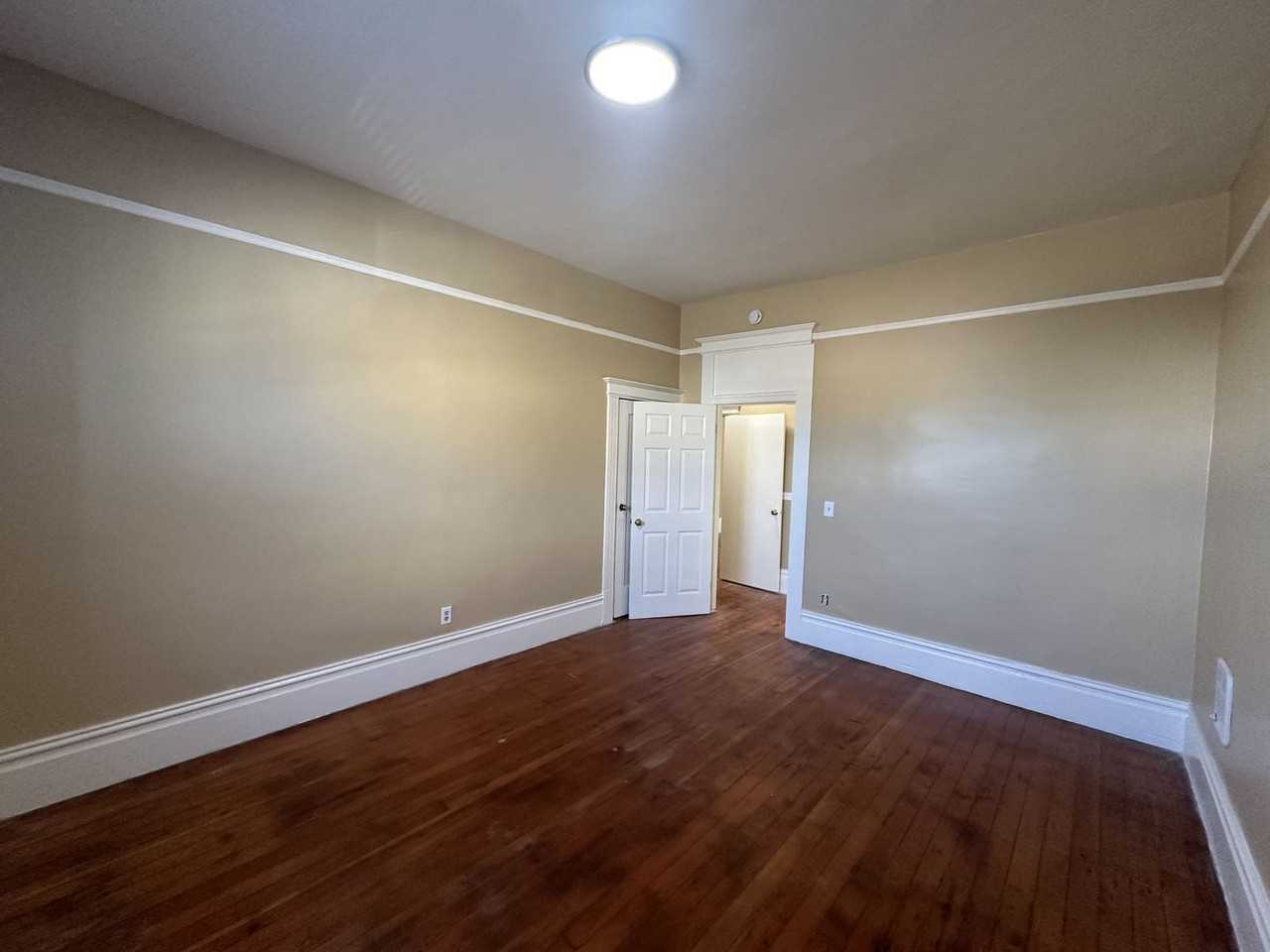 889 34th Street -2701 - Photo 7 of 45