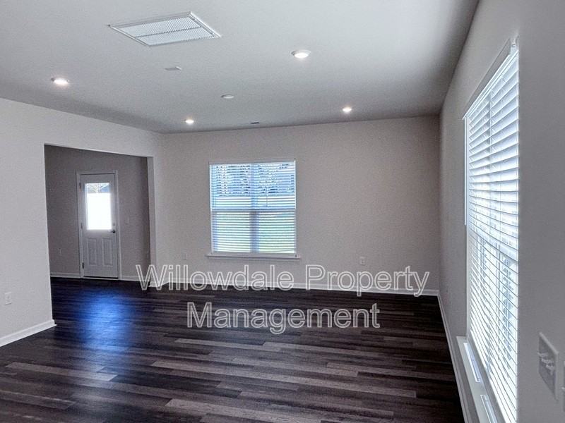 4111 Congleton Pl - Photo 4 of 31