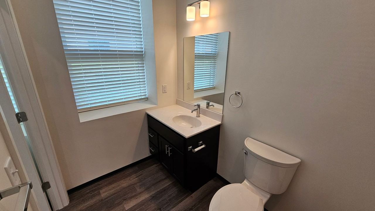 416 E Cottage Grove Ave - Photo 7 of 30