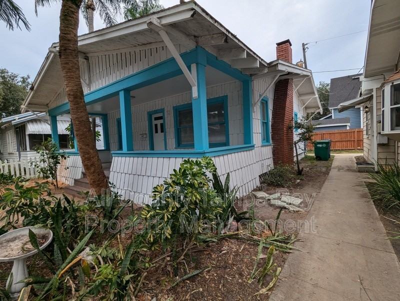 712 S Bungalow Ter - Photo 2 of 24