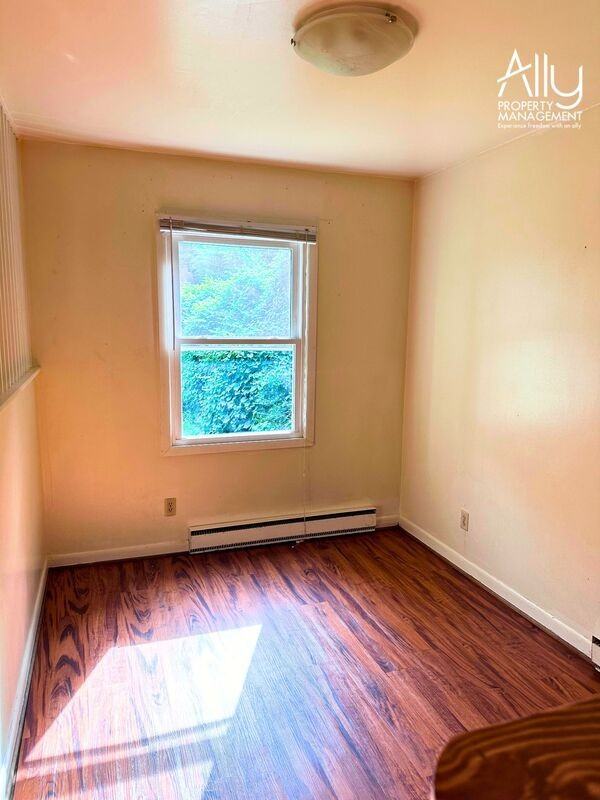 122A Harmon St - Photo 3 of 17