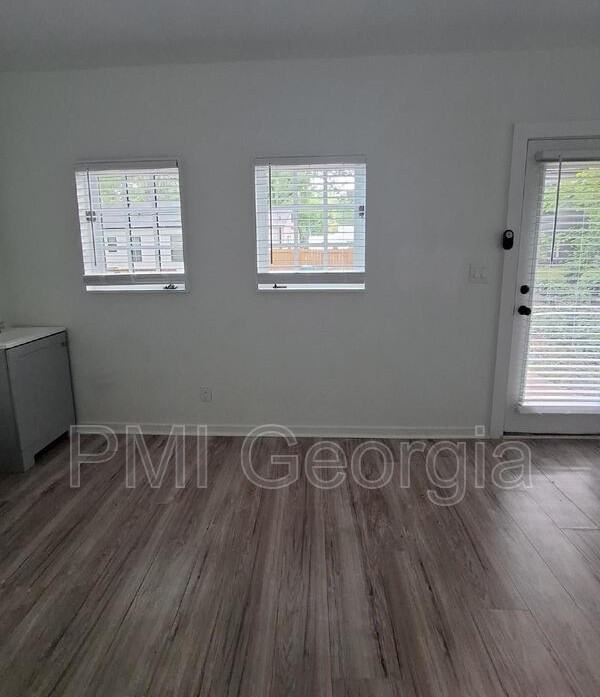 1684 Sylvan Rd Sw #SW - Photo 3 of 6