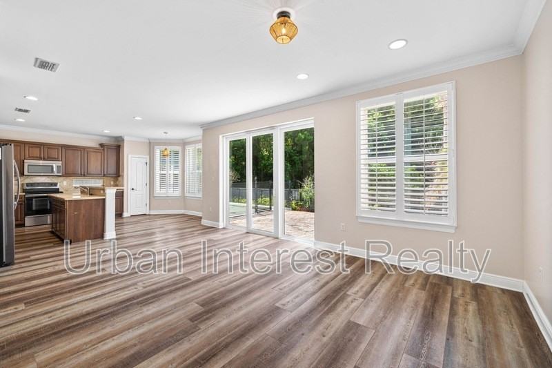 164 Dominica Ct - Photo 5 of 33