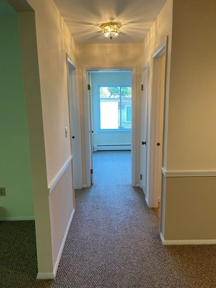 Hillside House Apartments - Photo 7 of 10
