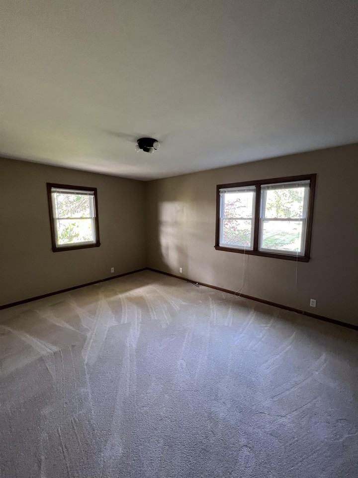 13369 68th Avenue - Photo 2 of 8