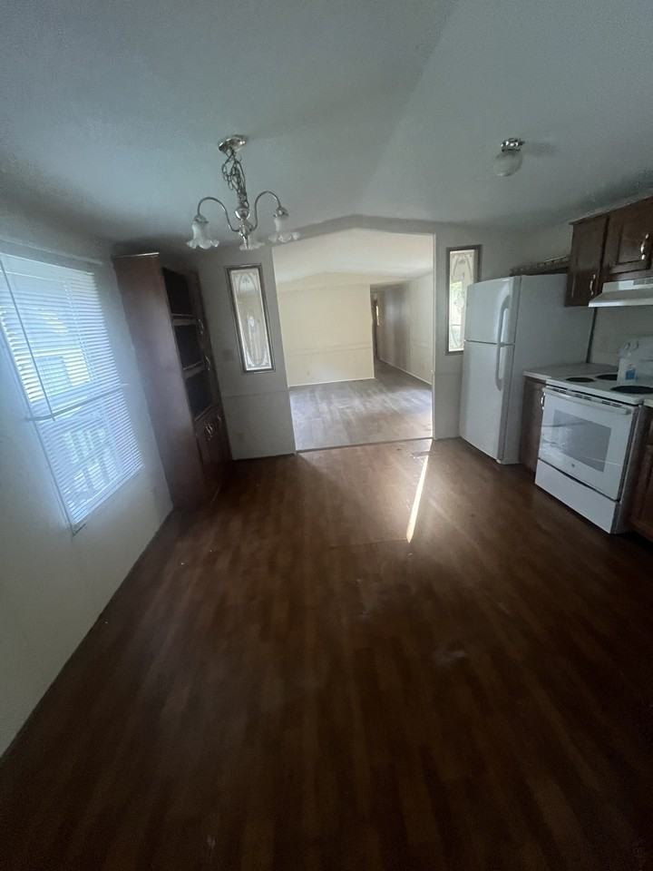 118 Fellers Lane - Photo 3 of 20