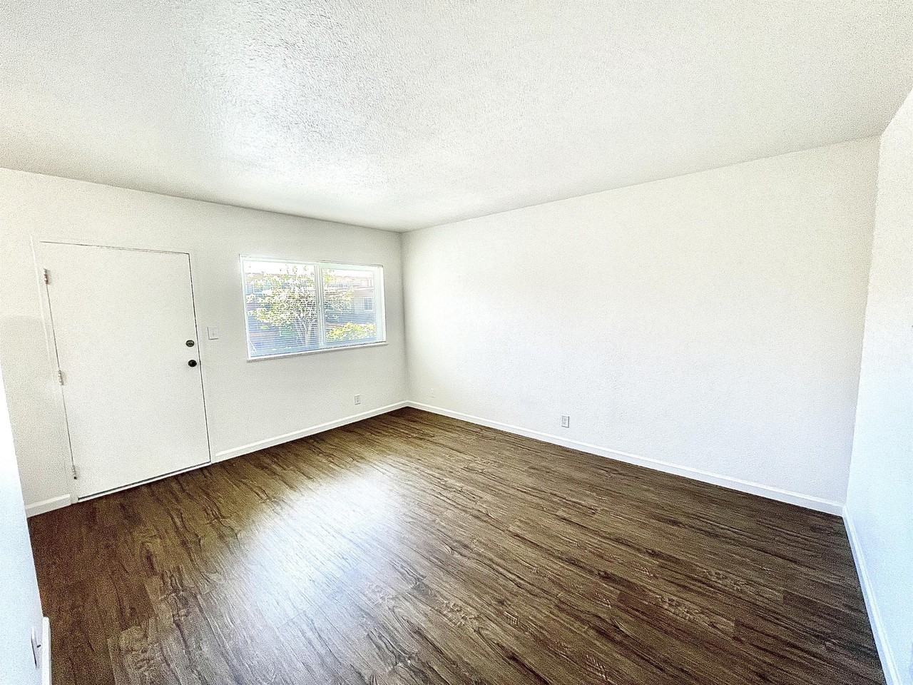 20475 Wisteria Street - Photo 3 of 27