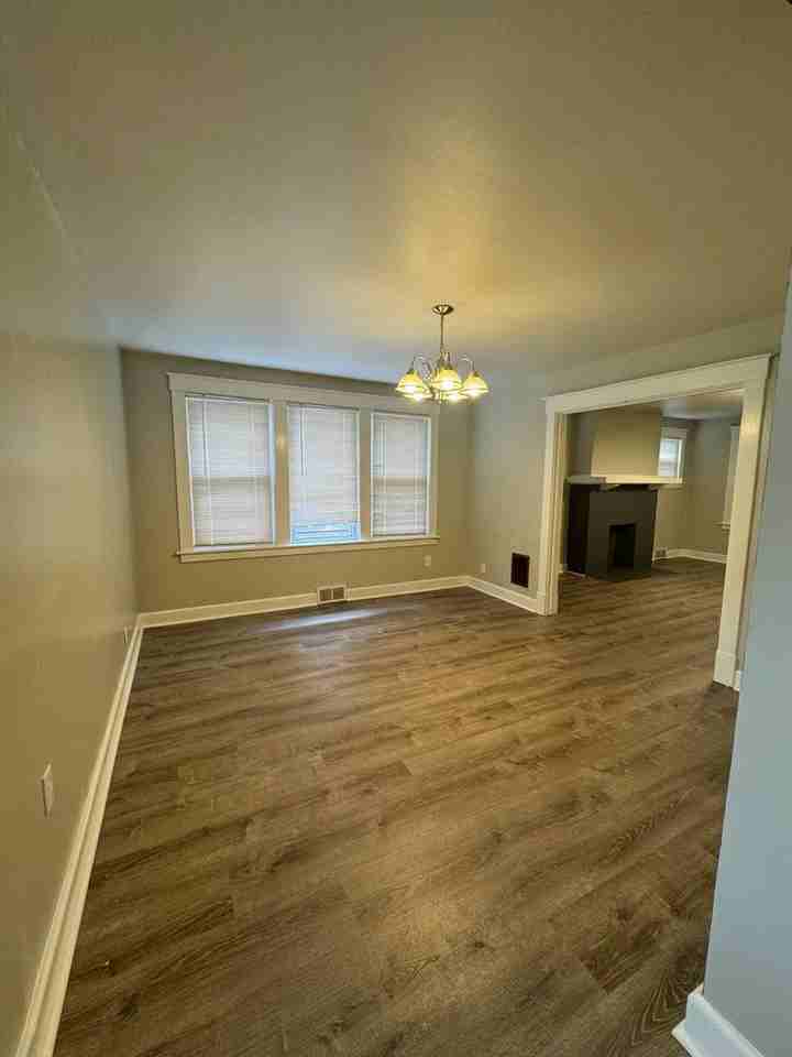 24 Florence - Photo 2 of 10