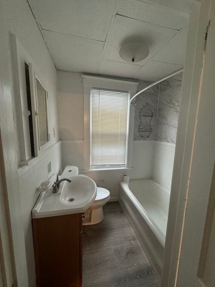 24 Florence - Photo 3 of 10